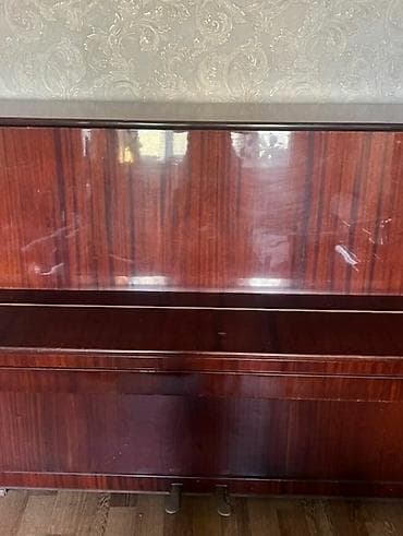 студийный микрафон: Продается пианино 5000 сом. - Корпус: полированный натуральный шпон — 2