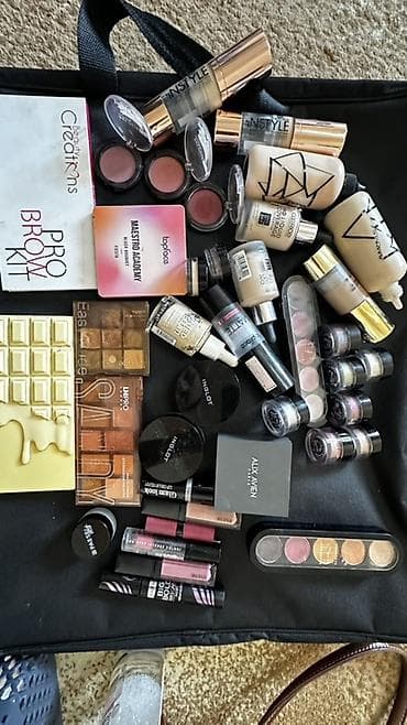 Парфюмерия: Профессиональный набор декоративной косметики Состав набора (подобран — 1