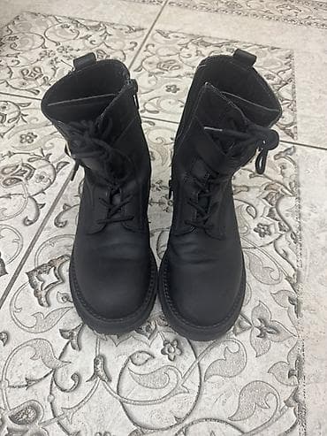 dr martins: Продаю детскую обувь в хорошем состоянии цены от 300 и 500 сом 1) — 4