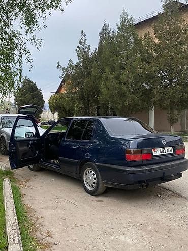 Volkswagen Vento: 1997 г., 1.8 л, Ручные, Бензин, Седан