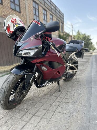 Мототехника: Спортивный мотоцикл Honda CBR (серия 600RR) в темно‑бордовом цвете с — 8