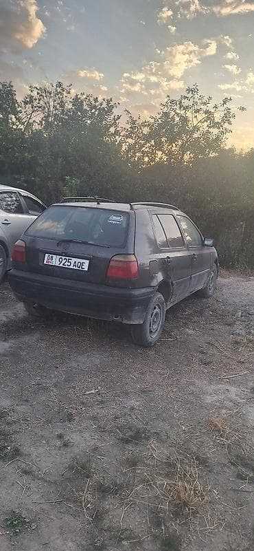 Продажа авто: Volkswagen Golf: 1993 г., 1.6 л, Механика, Бензин, Хэтчбэк — 4