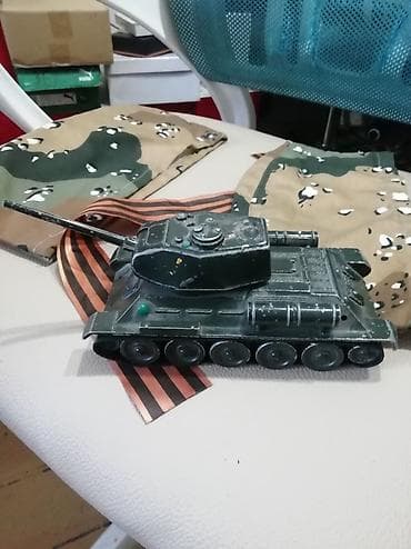 Игрушки: Игрушечный танк Т-34, металлическая модель - Масштаб приблизительно — 3