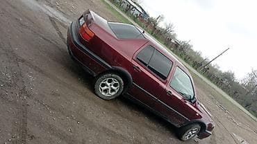 Volkswagen: Volkswagen Vento: 1992 г., 1.8 л, Механика, Бензин, Седан — 3