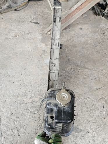 купить бу запчасти на мерседес спринтер: Радиатор охлаждения двигателя Mercedes-Benz Sprinter CDI, 901 - 904 — 8