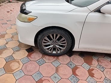 Транспорт: Toyota Camry: 2011 г., Бензин, Седан — 3