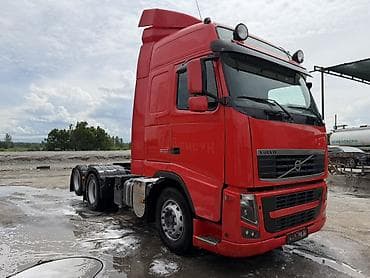 surron x: Тягач, Volvo, 2010 г., Контейнеровоз — 2