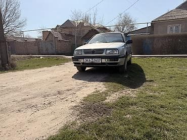 Volkswagen Vento: 1995 г., Ручные, Бензин, Седан