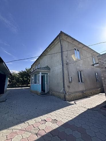 Продажа домов: Арча Бешик 📍Продается 2 этажный дом 7 комнат 174 кв м, фактически — 2