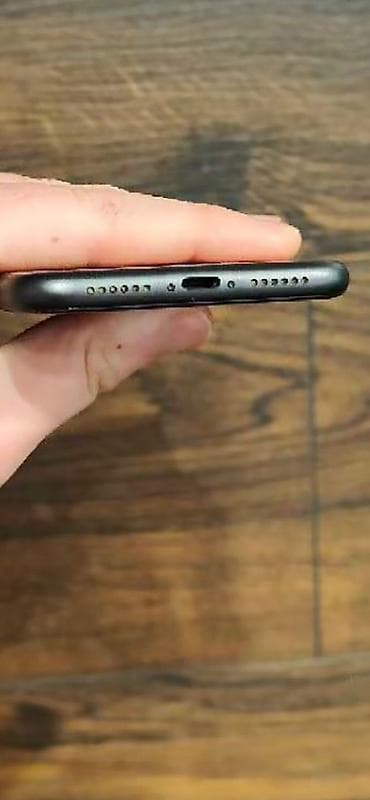 старинные часы: IPhone 11, черный АКБ 74,родной Фейс есть Трутон есть Трещин — 2