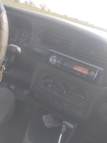Volkswagen: Volkswagen Vento: 1995 г., Механика, Бензин, Седан — 1