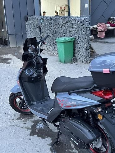 ниже: Тип скутера Yamaha, 200 куб. см, Бензин, Новый — 2