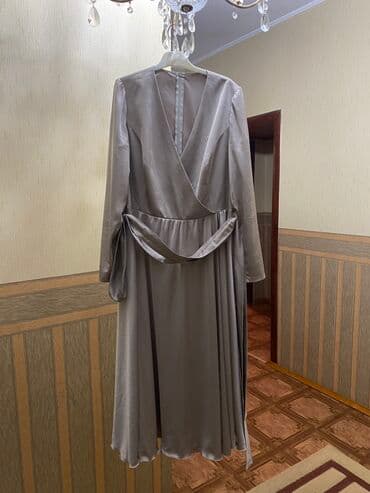 платье с запахом большого размера: Вечернее платье на запах. Спереди разрез. С поясом. Ткань шелк размер — 3