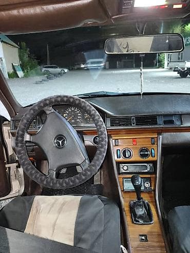 infinity g: Mercedes-Benz W124: 1992 г., Механика, Седан — 4