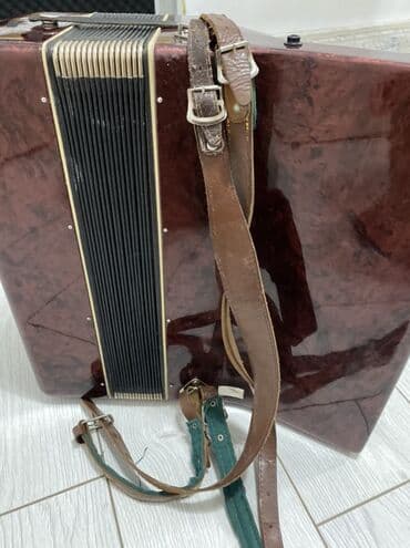 профессиональные музыкальные инструменты: Аккордеон - Клавиатурный баян с правой фортепианной клавиатурой и — 2