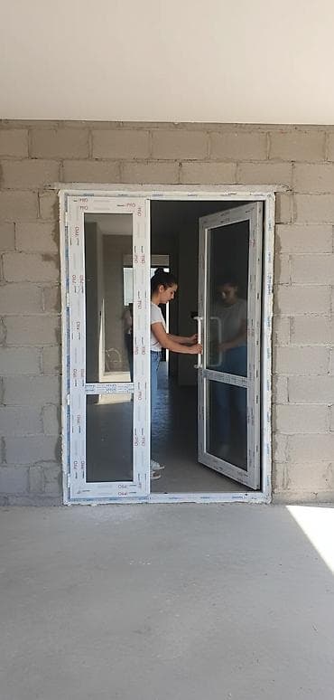 Представляем двустворчатую ПВХ дверь, выполненную из прочного at lalafo.kg Представляем двустворчатую ПВХ дверь, выполненную из прочного