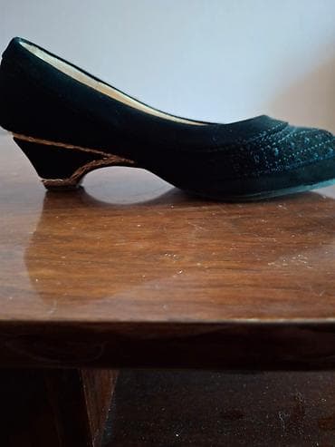 замшевые туфли: Продаю замшевые туфли в хорошем состоянии, на удобном устойчивом — 1