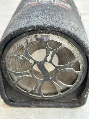 для повара: Автомобильный сабвуфер в тубе с встроенным усилителем. Особенности: - — 1