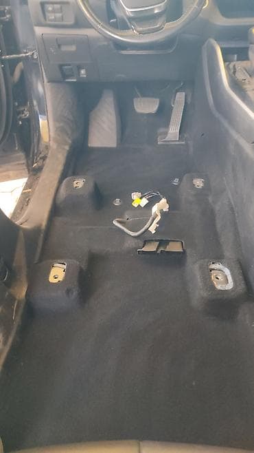 e500 124: Глубокая химчистка салона автомобиля с разбором Что делаем: - Полный — 3