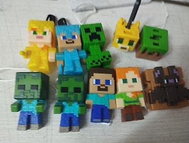 frederique constant: Игрушки из коллекции Майнкрафт с Киндер Джой отдаю с карточкой — 1