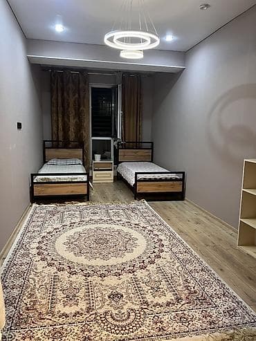 Комнаты: Ищу девочку на подселение, квартира трешка, будем в комнате вдвоем — 1