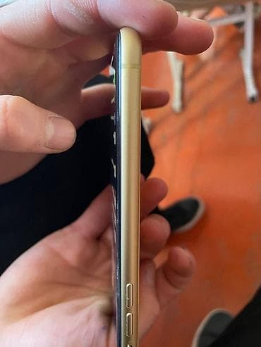 red magic 5g: IPhone Xr, Б/у, 64 ГБ, Желтый, 77 % — 2