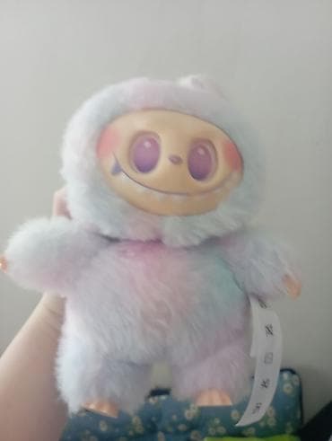 LED гирляндалар: Плюшевая игрушка-монстрик с пластиковым лицом и большими — 1