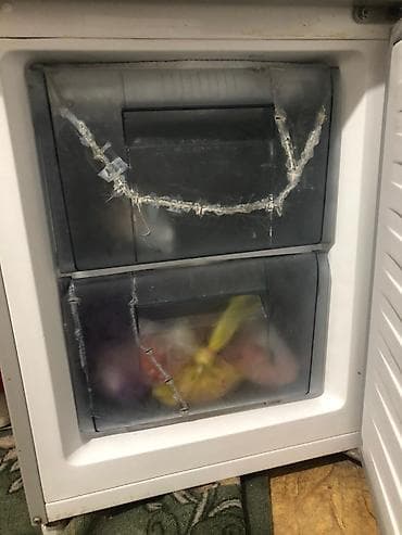 sharp aquos: Холодильник Avest, Б/у, Двухкамерный — 5