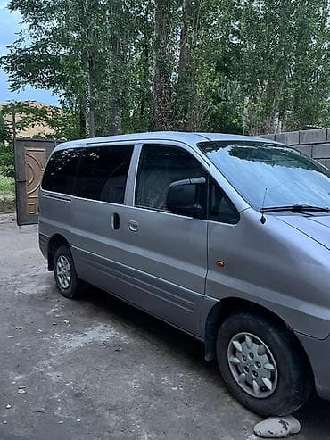 Унаа: Hyundai H-1: 1999 г., 2.5 л, Кол менен иштөөчү, Дизель, Вэн/Минивэн — 3
