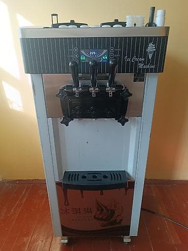 Профессиональный фризер для мягкого мороженого (Ice Cream Machine)