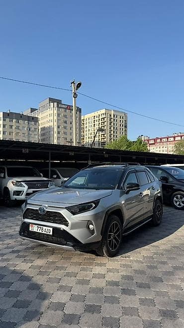 Toyota RAV4: 2020 г., 2.5 л, Автомат, Гибрид, Кроссовер