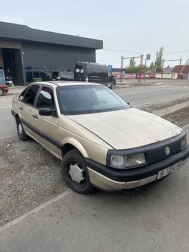 Volkswagen: Volkswagen Passat: 1989 г., 2 л, Механика, Бензин, Седан — 4