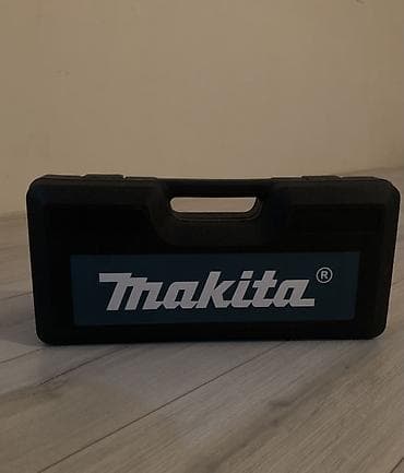 Электрическая машинка для стрижки скота Комплектация: - машинка с