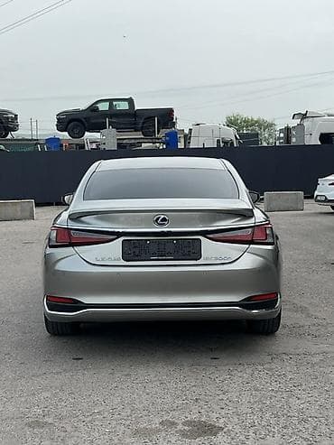 lexus es 300h 2018: Lexus ES: 2021 г., 2.5 л, Гибрид, Седан — 5