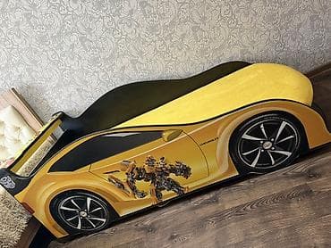 Полки, стеллажи: Детская кровать-машина «Chevrolet» с ярким принтом в стиле гоночного — 1