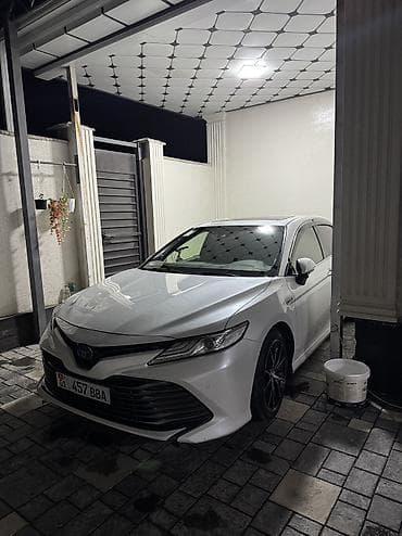 Продажа авто: Toyota Camry: 2019 г., Гибрид — 3
