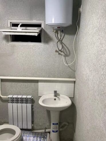 дома в городе каракол: 23 м², 1 комната, Утепленный, Забор, огорожен — 1