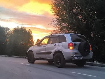 Toyota RAV4: 2003 г., 2 л, Автомат, Бензин, Кроссовер lalafo.kg да Toyota RAV4: 2003 г., 2 л, Автомат, Бензин, Кроссовер