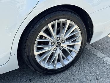 avalon 2017: Toyota Camry: 2018 г., 2.5 л, Вариатор, Гибрид, Седан — 5