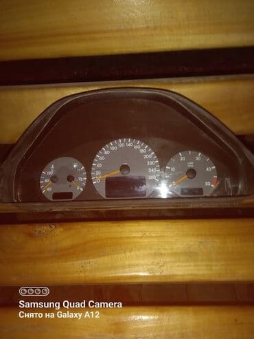 Дверная карта Mercedes-Benz 2001 г., Б/у, Оригинал at lalafo.kg Дверная карта Mercedes-Benz 2001 г., Б/у, Оригинал