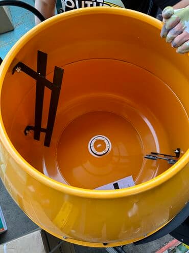 строительное оборудование: Бетономешалка Ручная, Средняя (150 - 300 л), Новый — 5