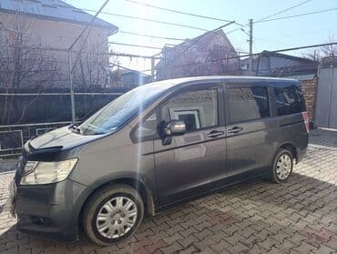 Honda Stepwgn: 2010 г., 2 л, Автомат, Бензин, Минивэн