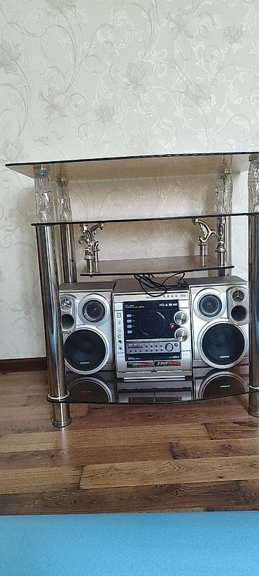 Стеклянная тумба