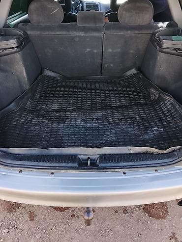 Toyota: Toyota Avensis: 2003 г., 2 л, Кол менен иштөөчү, Дизель, Универсал — 4