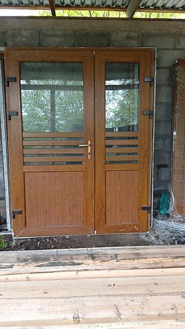 Панели для дверей: Двери и окна (комплект) 1) Входная двустворчатая дверь: - Материал — 1