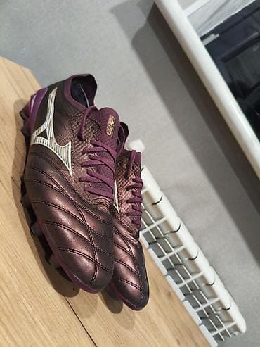 Бутсы: Футбольные бутсы Mizuno Morelia Neo Носил на пару игр, очень удобные — 1