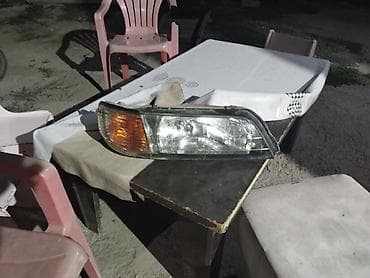 Передняя правая фара Nissan
