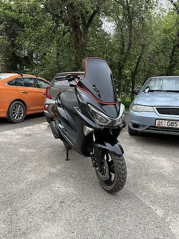 Макси-скутер 150 куб. см, Бензин, Новый