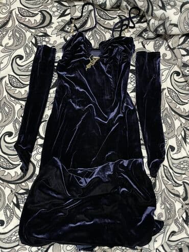 срочно продаю в связи с переездом: Желтое платье со шлейфом без лямок синие платье с драпировкой — 5