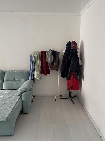 вакансии садик: 1 комната, 35 м², 8 мкр Индивидуалка, 5 этаж, Старый ремонт — 2